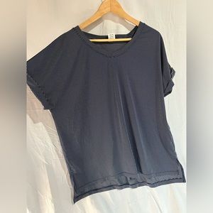 Avia woman’s size 2xl (20) shirt polyester/ spandex navy with white dots